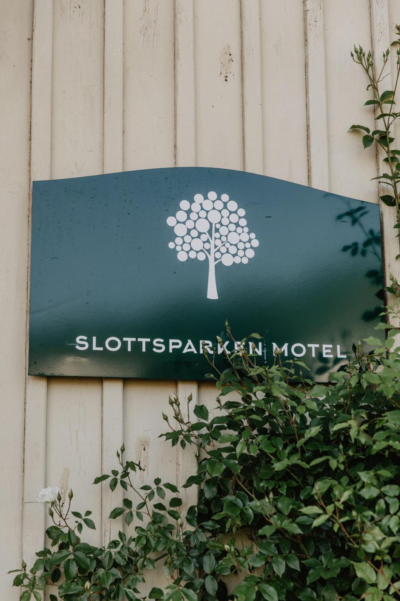 Slottsparken Motel フースクバーナ エクステリア 写真